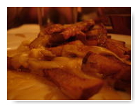 gastronomie québécoise: poutine au foie gras