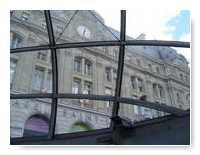 la gare Saint Lazare vue depuis l'entrée du métro