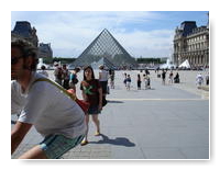 pyramide du Louvre