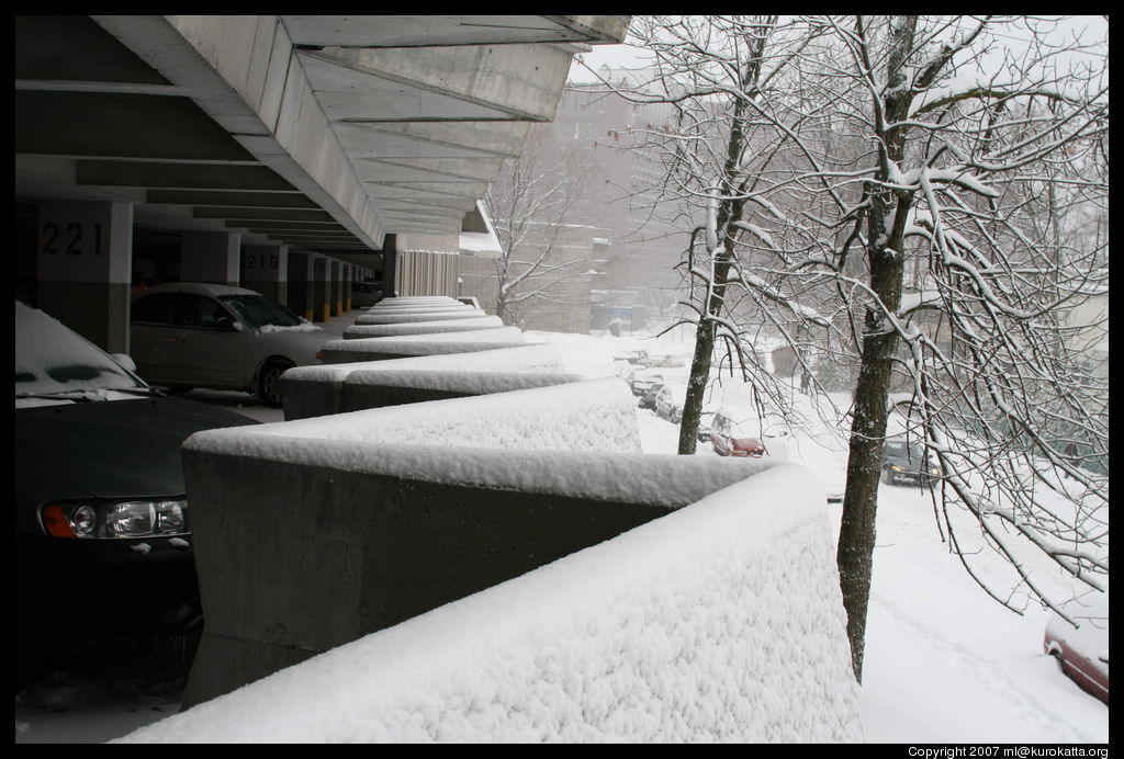 neige sur le garage Louis-Colin