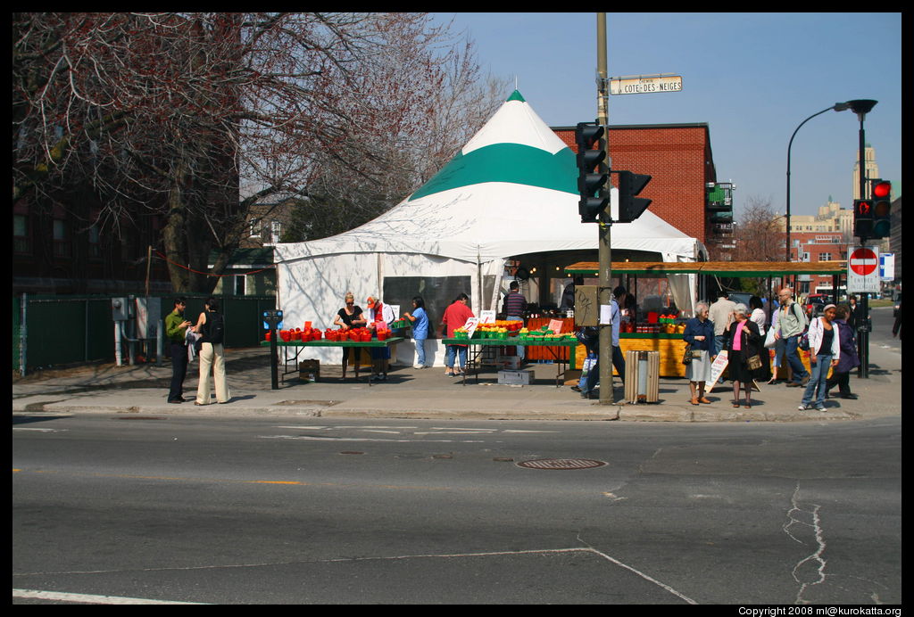 marché sur Côte-des-Neiges