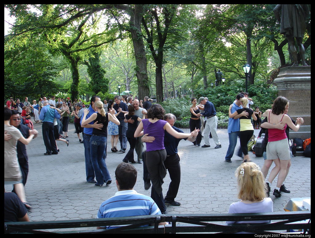 Park Milonga around Billy's statue