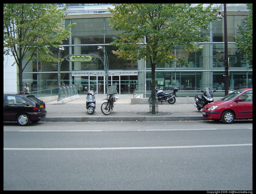 maison de la RATP (ceci n'est pas une bouche de métro)