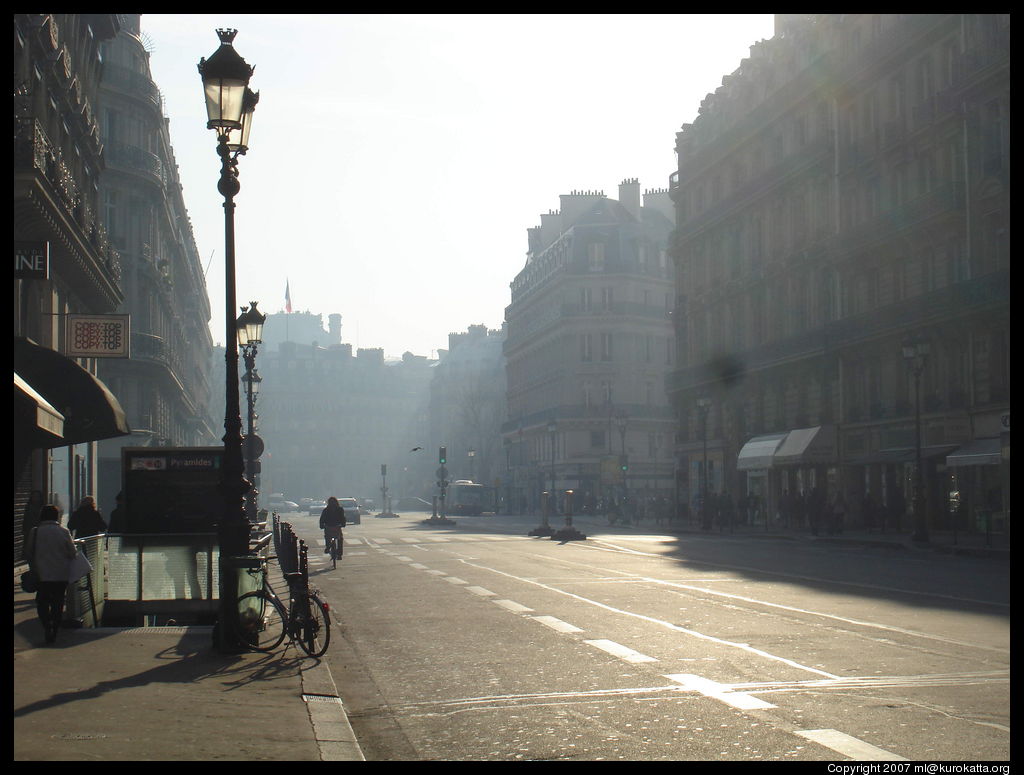 avenue de l'Opéra, légérement poussiéreuse